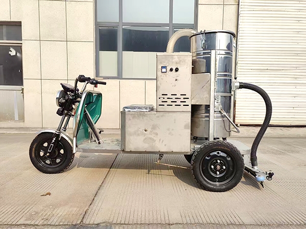 驾驶式电动吸尘车