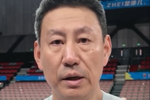 李楠:沃特斯状态还可以 球队对他还是充分信任的 李楠:沃特斯状态还可以 球队对他还是充分信任的