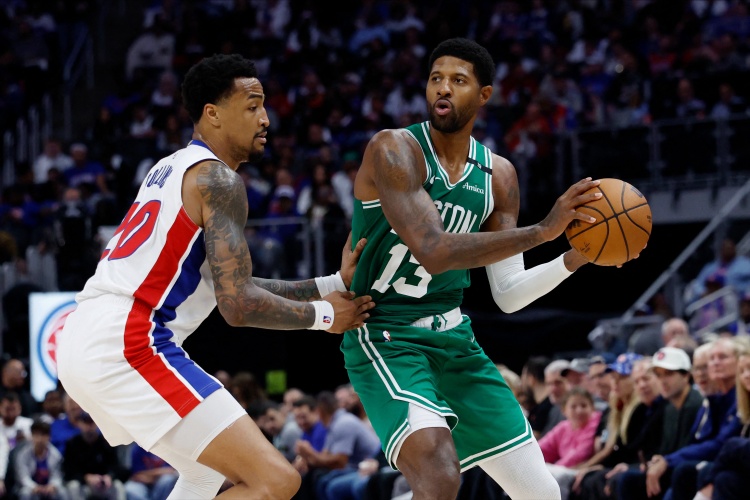 NBA官方：保罗·乔治在昨天对阵活塞的比赛中假摔 罚款2000美元