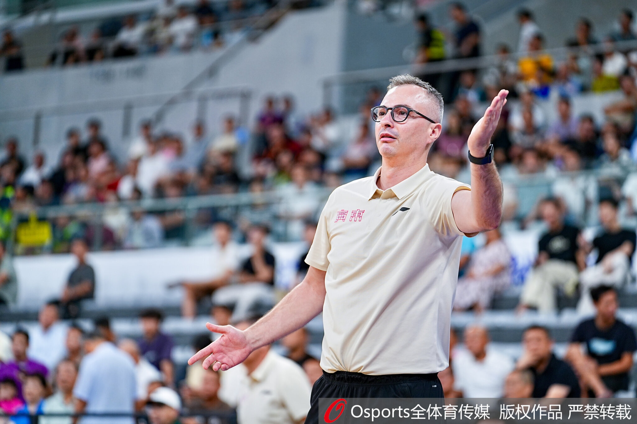 媒体人:亚科夫列维奇带队上限绝对可以 就看广东愿不愿意等了 媒体人:亚科夫列维奇带队上限绝对可以 就看广东愿不愿意等了